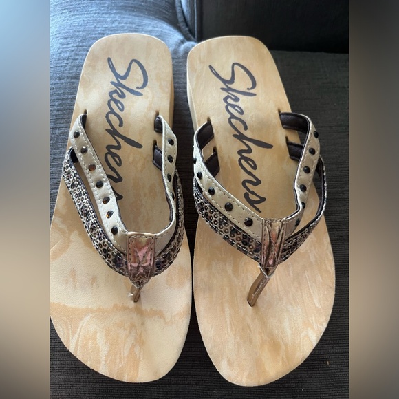 Sketchers Beaded Sandals - Picture 1 of 10